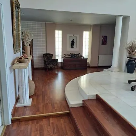 In Paradise 度假居 Zipárion